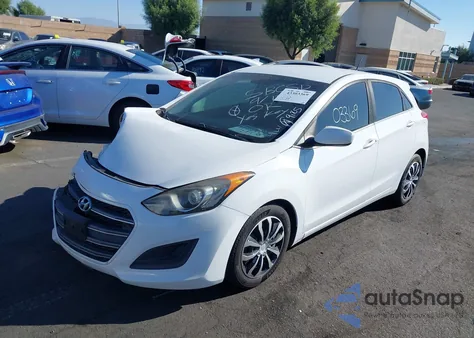 2017 Hyundai Elantra Gt z USA, uszkodzony, nr VIN KMHD35LHXHU366880